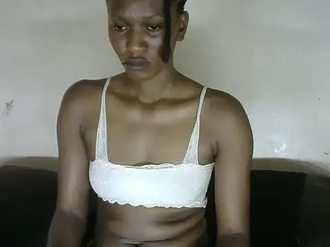 Snapshot of Pretty-emmie chatting on 02/04/25, 01:27 Pretty-emmie online show from 02/04/25, 01:27