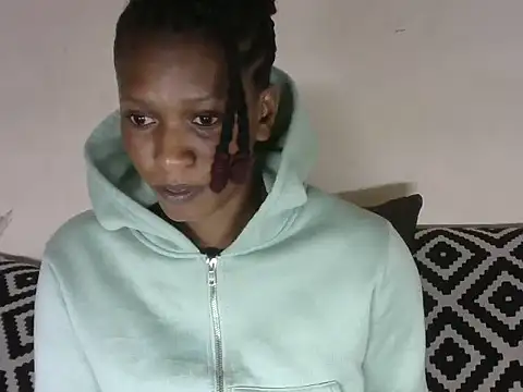 Snapshot of Pretty-emmie chatting on 02/09/25, 05:43 Pretty-emmie online show from 02/09/25, 05:43