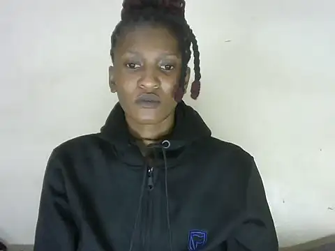 Snapshot of Pretty-emmie chatting on 02/16/25, 04:32 Pretty-emmie online show from 02/16/25, 04:32