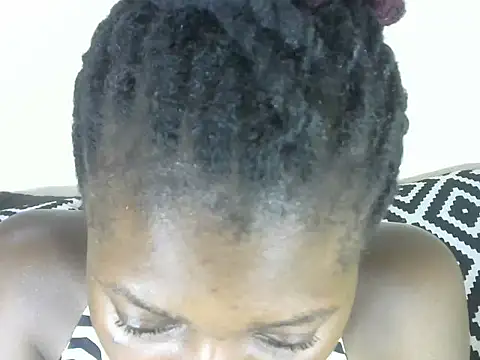 Snapshot of Pretty-emmie chatting on 02/24/25, 09:20 Pretty-emmie online show from 02/24/25, 09:20