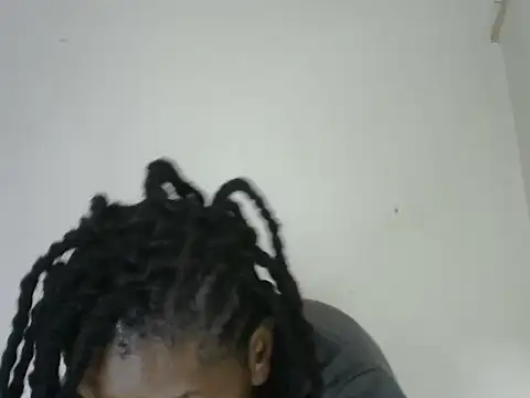 Snapshot of Pretty-emmie chatting on 02/28/25, 06:41 Pretty-emmie online show from 02/28/25, 06:41