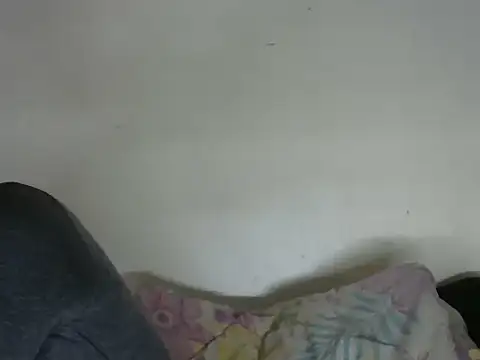 Snapshot of Pretty-emmie chatting on 09/15/25, 05:02 Pretty-emmie online show from 09/15/25, 05:02