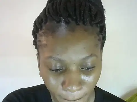 Snapshot of Pretty-emmie chatting on 09/22/25, 01:13 Pretty-emmie online show from 09/22/25, 01:13