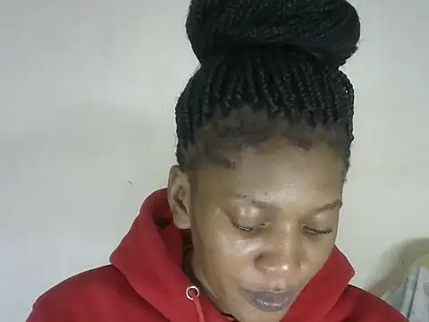 Snapshot of Pretty-emmie chatting on 10/02/25, 09:00 Pretty-emmie online show from 10/02/25, 09:00