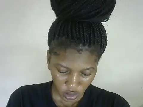 Snapshot of Pretty-emmie chatting on 10/04/25, 11:30 Pretty-emmie online show from 10/04/25, 11:30