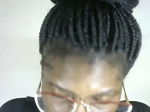 Snapshot of Pretty-emmie chatting on 10/06/25, 05:05 Pretty-emmie online show from 10/06/25, 05:05