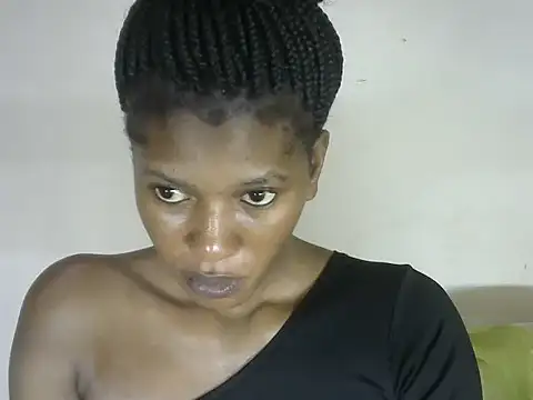 Snapshot of Pretty-emmie chatting on 10/07/25, 09:17 Pretty-emmie online show from 10/07/25, 09:17