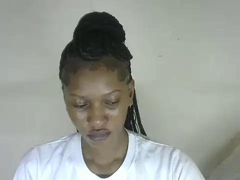 Snapshot of Pretty-emmie chatting on 10/23/25, 06:17 Pretty-emmie online show from 10/23/25, 06:17