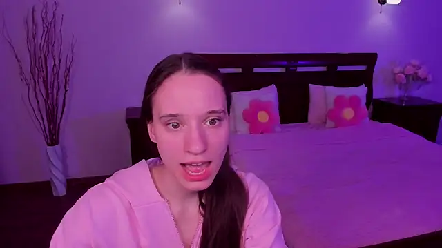 Snapshot of StaceySunny chatting on 04/04/26, 05:21 StaceySunny online show from 04/04/26, 05:21