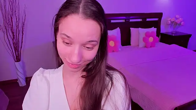 Snapshot of StaceySunny chatting on 04/11/26, 05:17 StaceySunny online show from 04/11/26, 05:17