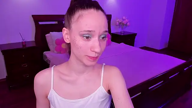 Snapshot of StaceySunny chatting on 04/12/26, 05:07 StaceySunny online show from 04/12/26, 05:07