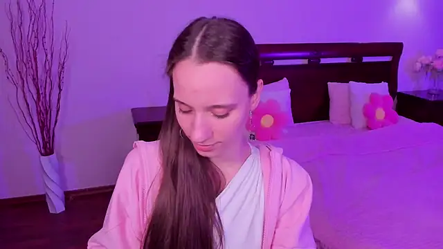 Snapshot of StaceySunny chatting on 04/16/26, 05:36 StaceySunny online show from 04/16/26, 05:36