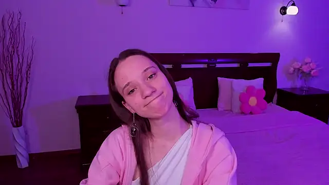 Snapshot of StaceySunny chatting on 04/16/26, 09:39 StaceySunny online show from 04/16/26, 09:39