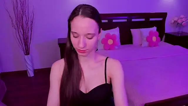 Snapshot of StaceySunny chatting on 04/18/26, 10:21 StaceySunny online show from 04/18/26, 10:21