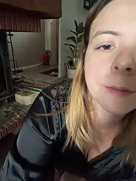 Nina blain online show from 12/05/25, 01:42