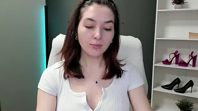 Snapshot of Meagn_Extasy chatting on 03/18/26, 07:44 Meagn Extasy online show from 03/18/26, 07:44