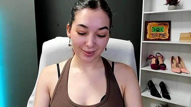 Snapshot of Meagn_Extasy chatting on 07/17/26, 06:42 Meagn Extasy online show from 07/17/26, 06:42