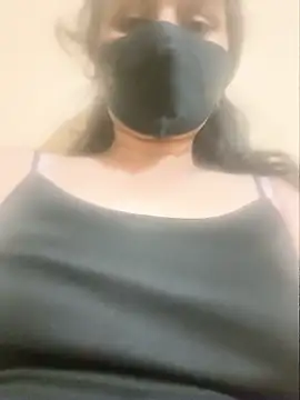 Snapshot of Hot-Mahitha chatting on 07/23/26, 04:27 Hot-Mahitha online show from 07/23/26, 04:27