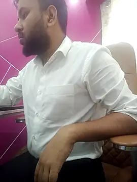 Snapshot of zakly69 chatting on 11/09/25, 09:18 zakly69 online show from 11/09/25, 09:18