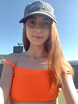 Snapshot of Valentcouple chatting on 12/25/24, 08:28 Valentcouple online show from 12/25/24, 08:28