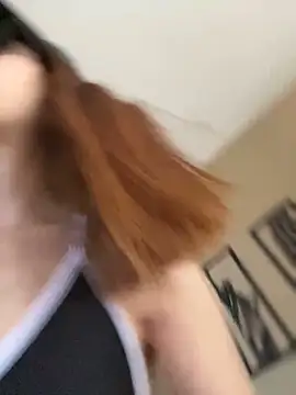 Snapshot of Valentcouple chatting on 01/10/25, 07:00 Valentcouple online show from 01/10/25, 07:00