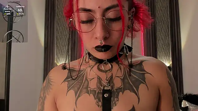 Snapshot of selene_red_ chatting on 01/17/25, 04:47 selene red  online show from 01/17/25, 04:47