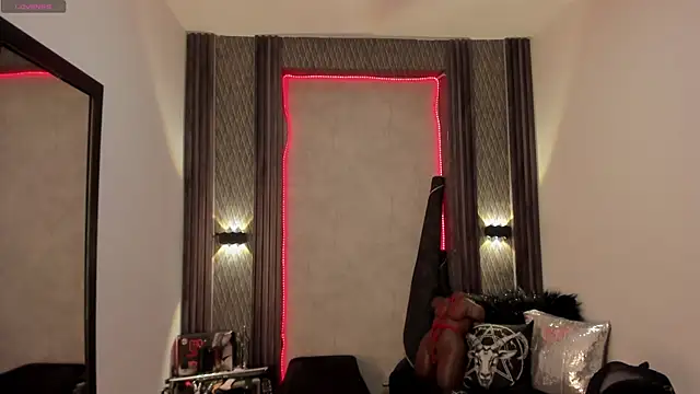 Snapshot of selene_red_ chatting on 01/22/25, 05:06 selene red  online show from 01/22/25, 05:06