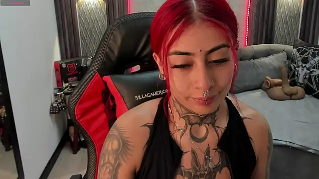 Snapshot of selene_red_ chatting on 02/03/25, 03:59 selene red  online show from 02/03/25, 03:59