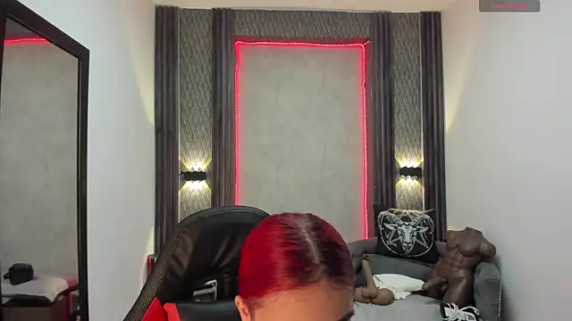 Snapshot of selene_red_ chatting on 02/10/25, 02:37 selene red  online show from 02/10/25, 02:37