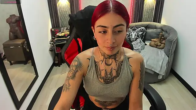 Snapshot of selene_red_ chatting on 02/25/25, 03:49 selene red  online show from 02/25/25, 03:49