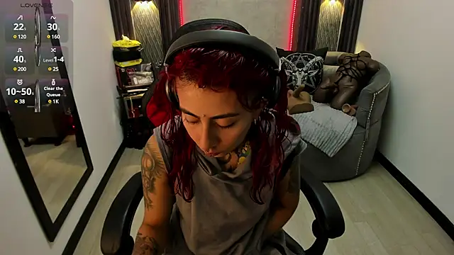 Snapshot of selene_red_ chatting on 03/13/25, 12:46 selene red  online show from 03/13/25, 12:46