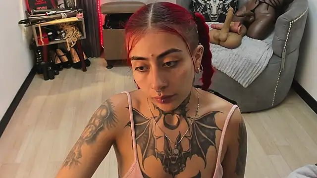 Snapshot of selene_red_ chatting on 03/14/25, 04:19 selene red  online show from 03/14/25, 04:19