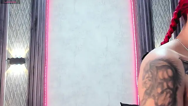 Snapshot of selene_red_ chatting on 03/15/25, 10:35 selene red  online show from 03/15/25, 10:35