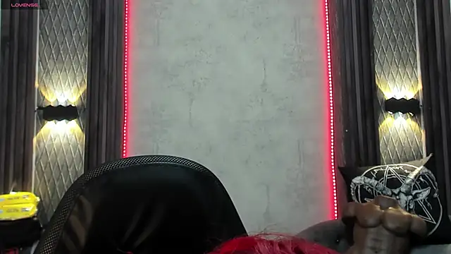 Snapshot of selene_red_ chatting on 03/19/25, 01:29 selene red  online show from 03/19/25, 01:29