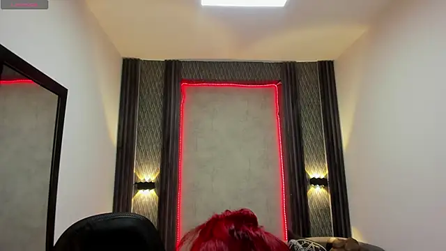 Snapshot of selene_red_ chatting on 03/20/25, 01:37 selene red  online show from 03/20/25, 01:37