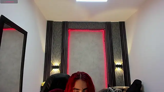 Snapshot of selene_red_ chatting on 03/21/25, 12:39 selene red  online show from 03/21/25, 12:39