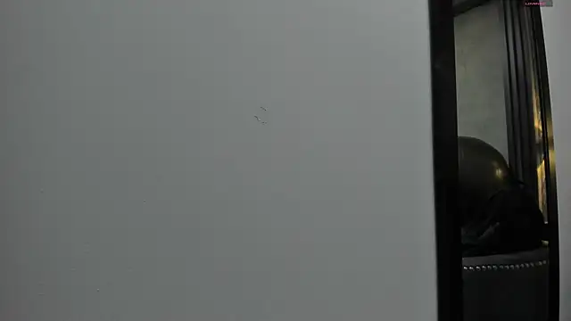 Snapshot of selene_red_ chatting on 09/09/25, 01:32 selene red  online show from 09/09/25, 01:32