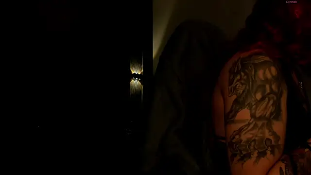 Snapshot of selene_red_ chatting on 10/06/25, 01:52 selene red  online show from 10/06/25, 01:52