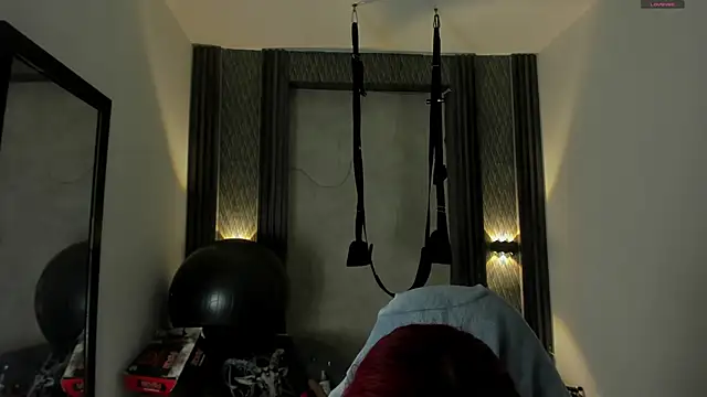 Snapshot of selene_red_ chatting on 10/07/25, 01:52 selene red  online show from 10/07/25, 01:52