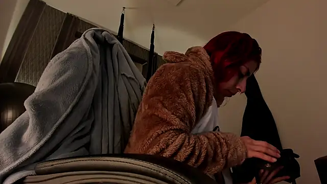 Snapshot of selene_red_ chatting on 10/10/25, 02:38 selene red  online show from 10/10/25, 02:38