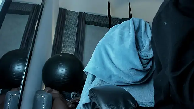 Snapshot of selene_red_ chatting on 10/18/25, 03:57 selene red  online show from 10/18/25, 03:57