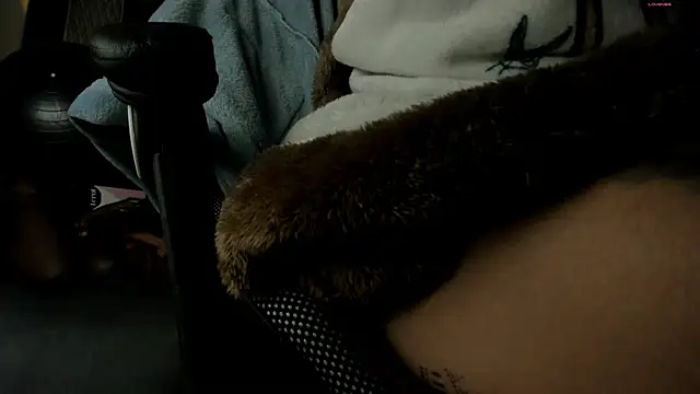 Snapshot of selene_red_ chatting on 10/22/25, 01:55 selene red  online show from 10/22/25, 01:55