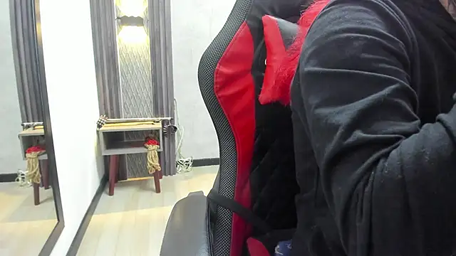 Snapshot of selene_red_ chatting on 06/22/26, 12:56 selene red online show from 06/22/26, 12:56