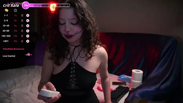 Megan   Cox online show from 10/31/25, 08:21