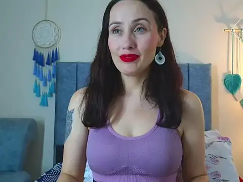 IberianMoonMK online show from 10/17/25, 05:37