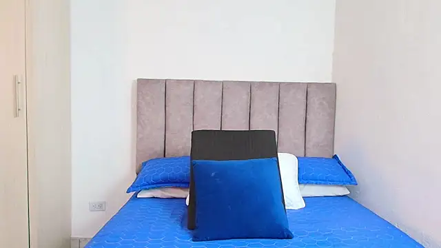 karina lewis  online show from 12/28/24, 03:15