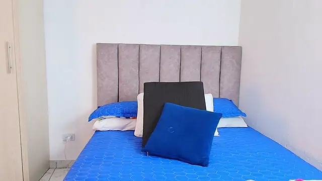 karina lewis  online show from 01/16/25, 03:23