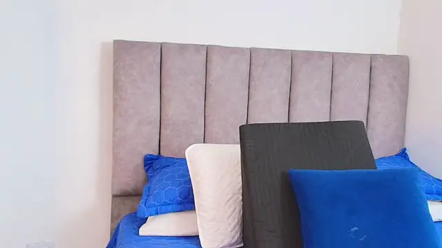 karina lewis  online show from 01/25/25, 03:30