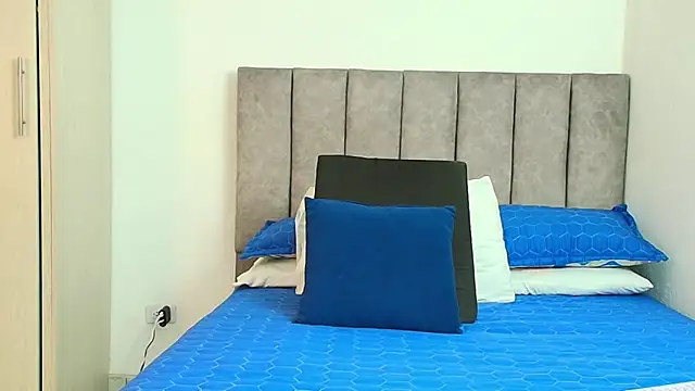 karina lewis  online show from 09/29/25, 04:06