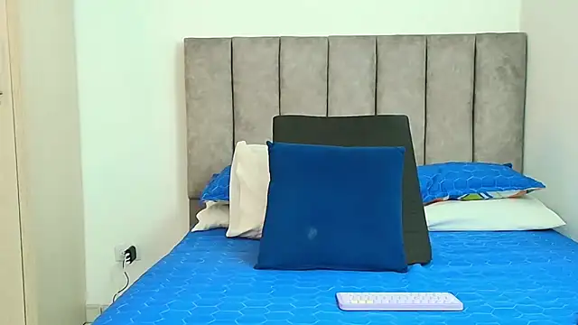 karina lewis  online show from 10/10/25, 04:00